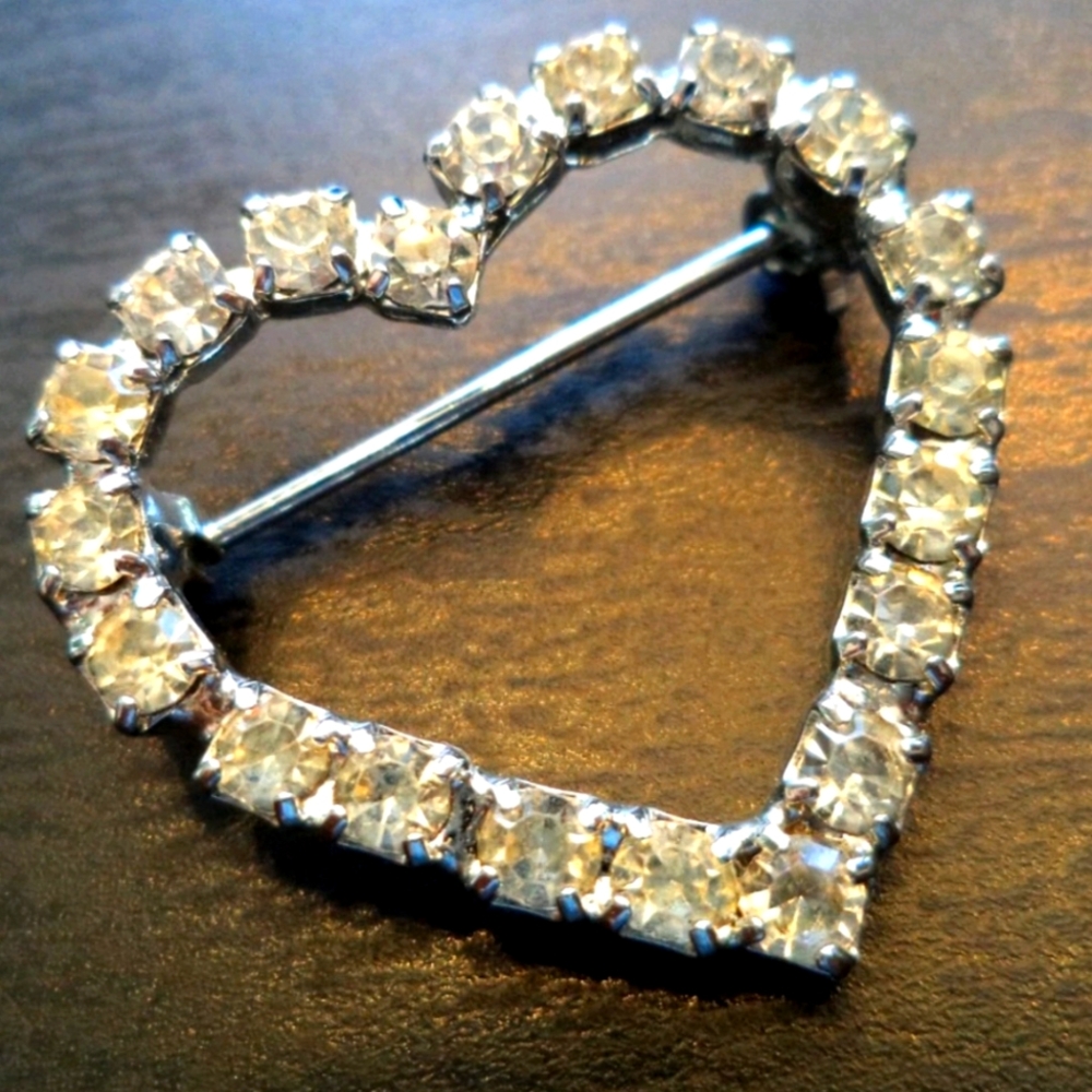 STUNNING VINTAGE ESTATE RHINESTONE VALENTINE HEART LOVE 1" BROOCH